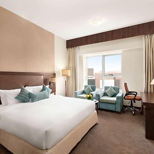 Zimmer mit Kingsize-Bett