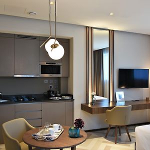 Deluxe Studio