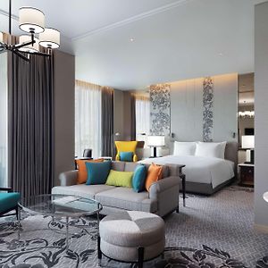 Grand Deluxe Zimmer mit Kingsize-Bett