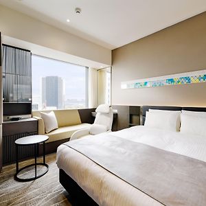 Zimmer mit Kingsize-Bett