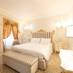 Superior Zimmer mit Kingsize-Bett