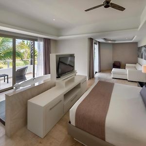 Zimmer mit Kingsize-Bett