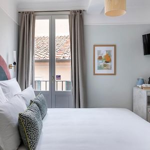 Standard Zimmer mit Kingsize-Bett
