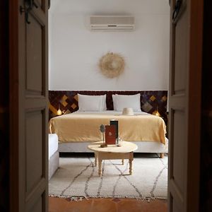 Standard Zimmer mit Kingsize-Bett
