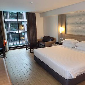 Zimmer mit Kingsize-Bett