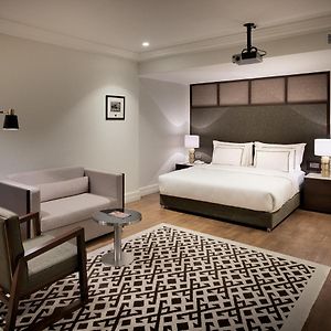 Zimmer mit Kingsize-Bett