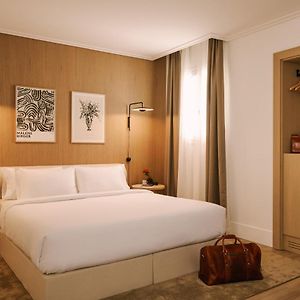 Zimmer mit Kingsize-Bett