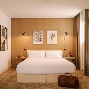 Zimmer mit Kingsize-Bett