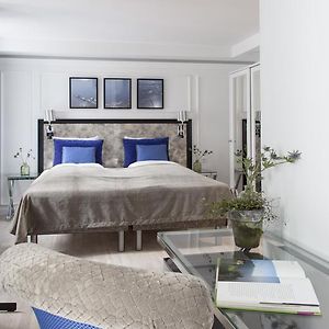 Standard Zimmer mit Kingsize-Bett
