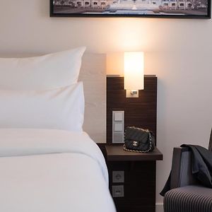 Standard Zimmer mit Kingsize-Bett