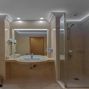Zimmer mit zwei Einzelbetten