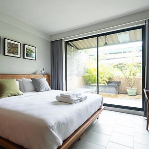 Zimmer mit Kingsize-Bett