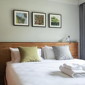 Zimmer mit Kingsize-Bett