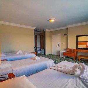 Standard Zimmer mit Kingsize-Bett