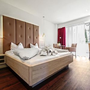 Comfort Zimmer mit Kingsize-Bett