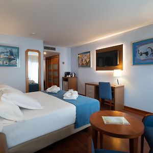 Zimmer mit zwei Einzelbetten