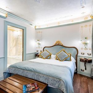 Deluxe Zimmer mit Kingsize-Bett
