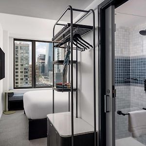 Urban Zimmer mit Kingsize-Bett