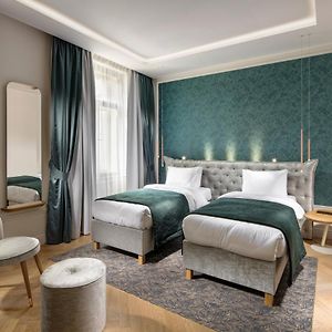 Deluxe Zimmer mit Kingsize-Bett