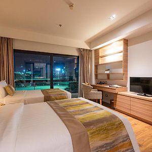Executive Deluxe Suite