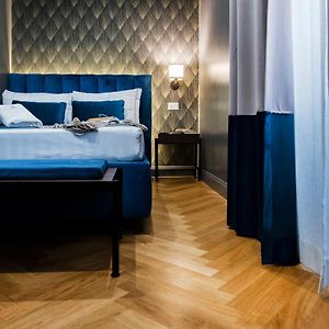 Zimmer mit Kingsize-Bett