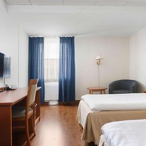 Zimmer mit zwei Einzelbetten