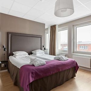 Deluxe Zimmer mit Kingsize-Bett