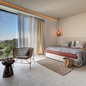 Umani Hotel - Free Beach Access