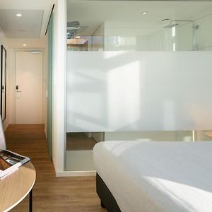 Zimmer mit Verbindungstür
