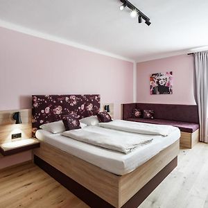 Deluxe Zimmer mit Kingsize-Bett