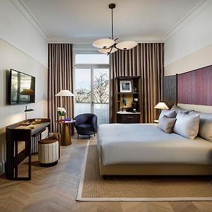 Deluxe Zimmer mit Kingsize-Bett