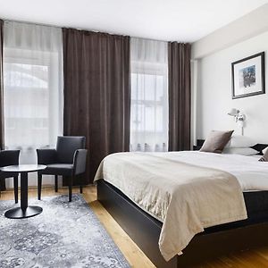 Standard Zimmer mit Kingsize-Bett