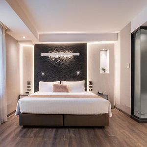 Eck-Zimmer mit Kingsize-Bett
