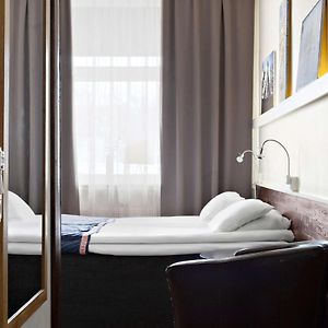 Zimmer mit zwei Einzelbetten