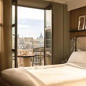 Eiffelturm Zimmer mit Kingsize-Bett