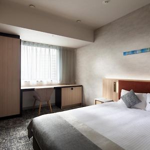 Zimmer mit Kingsize-Bett