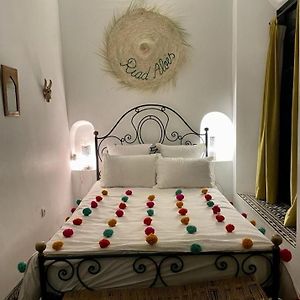 Zimmer mit Kingsize-Bett