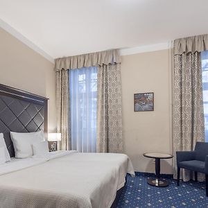 Deluxe Zimmer mit Kingsize-Bett