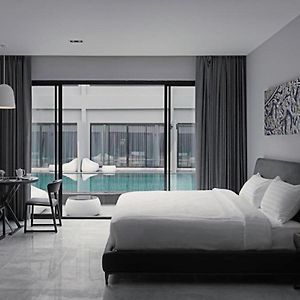 Zimmer mit Kingsize-Bett