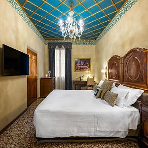 Superior Zimmer mit Kingsize-Bett