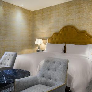Deluxe Zimmer mit Kingsize-Bett