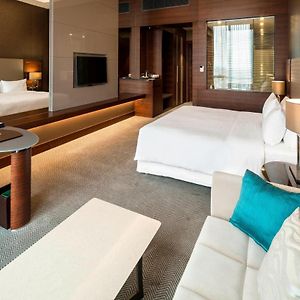 Deluxe Zimmer mit Kingsize-Bett auf den oberen Etagen