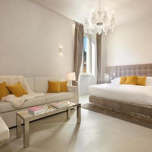Deluxe Zimmer mit Kingsize-Bett