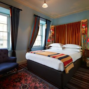 Deluxe Zimmer mit Kingsize-Bett