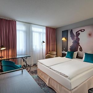 Standard Zimmer mit Kingsize-Bett