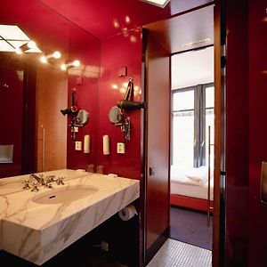 Standard Zimmer mit Kingsize-Bett