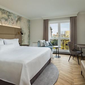 Deluxe Zimmer mit Kingsize-Bett
