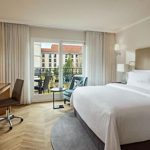 Superior Zimmer mit Kingsize-Bett