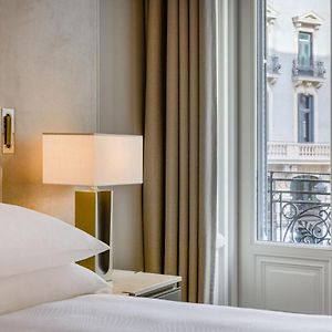 Premium Deluxe Zimmer mit Kingsize-Bett