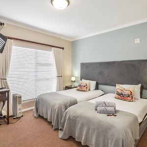 Zimmer mit zwei Einzelbetten